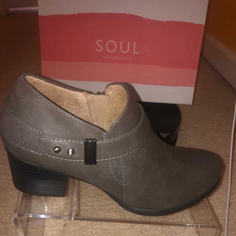 Gray Chaylee ankle bootie